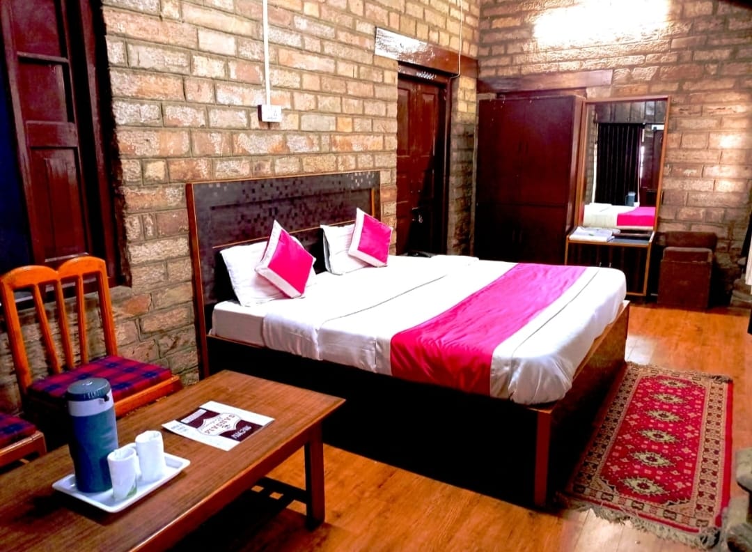 Super Deluxe Room room at Hotel Heritage Almora, Uttarakhand